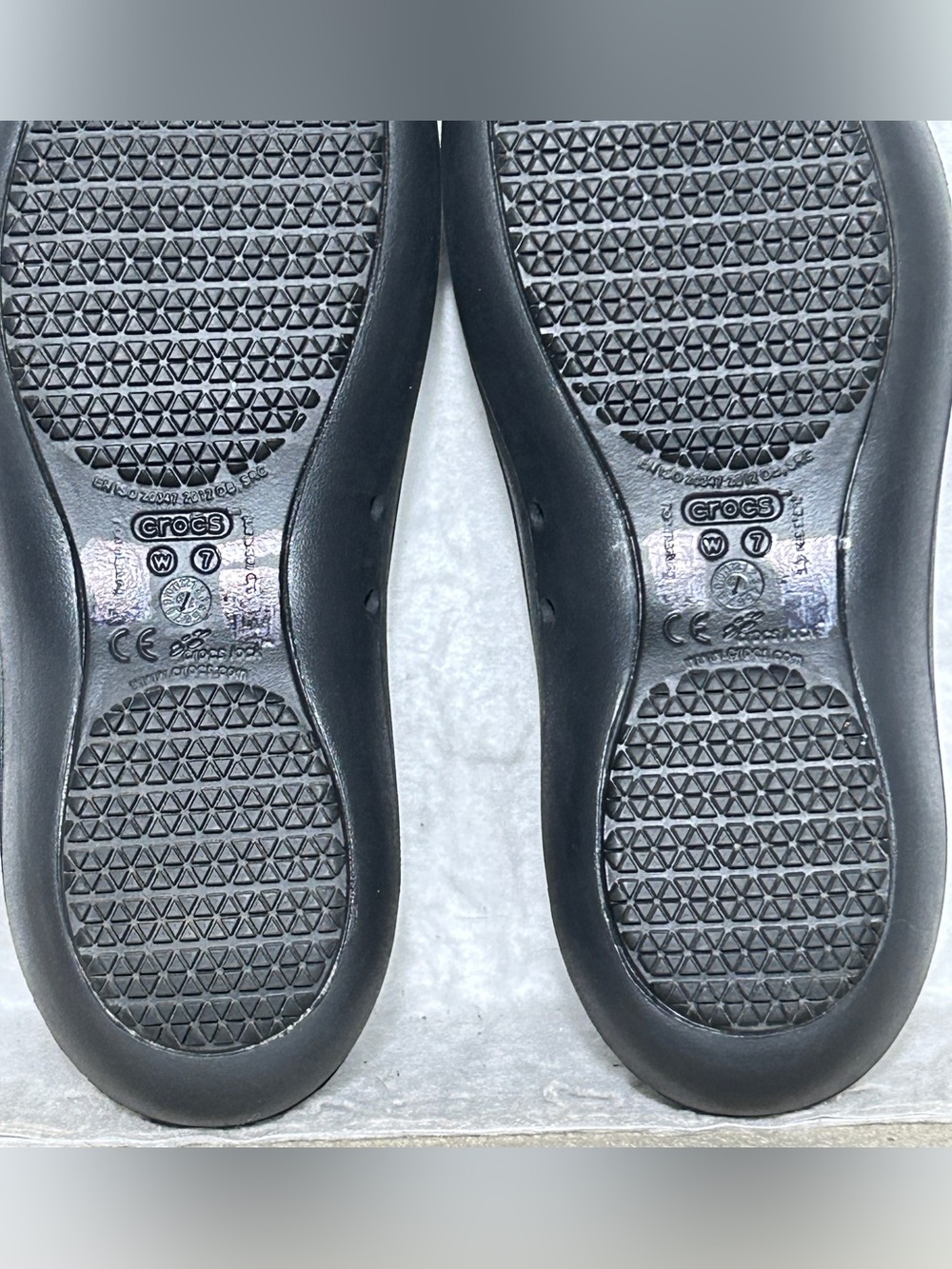 Crocs Womens Black Lightweight Slip Resistant SlipOn Work Ballet Flat Shoes SZ 7 - Picture 10 of 11